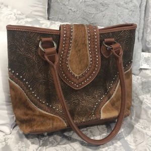 Authentic Beautiful Trinity Ranch Leather purse.